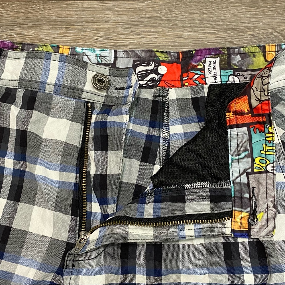 Lululemon Size 36 Plaid Kahuna Shorts View 4